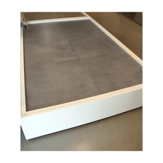 Vloertegel 90x90 cm betonlook Fairy Dark donker grijs H96 in de showroom - ook leverbaar in 60x60 cm